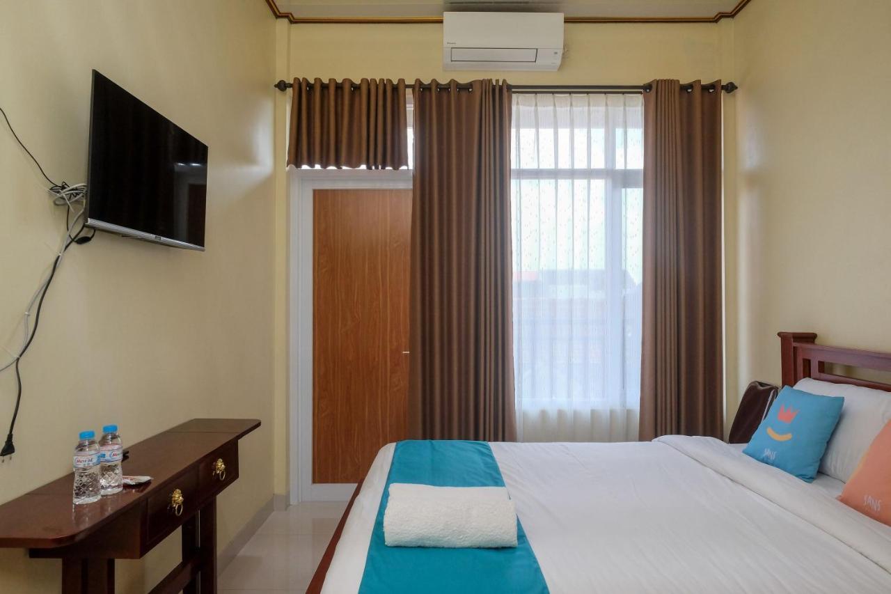 Sans Hotel Kumbang Yogyakarta By Reddoorz المظهر الخارجي الصورة