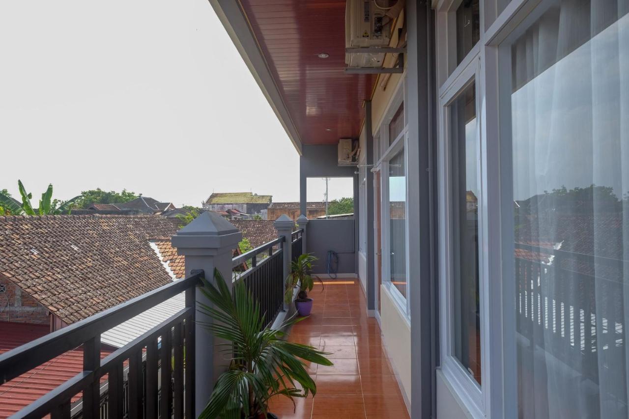 Sans Hotel Kumbang Yogyakarta By Reddoorz المظهر الخارجي الصورة